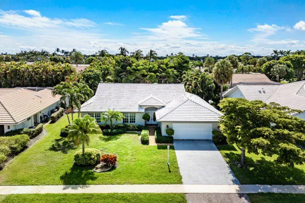 4572 WHITE CEDAR LN