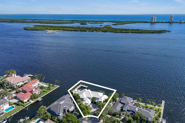 101 BOWSPRIT DR