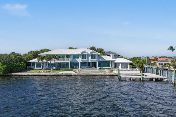 101 BOWSPRIT DR