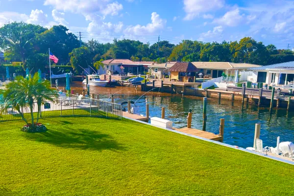 701 NE HARBOUR TER 2140