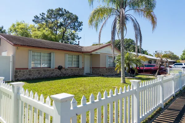 3205 HIBISCUS AVE