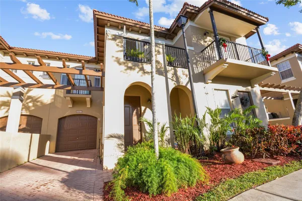 6927 JULIA GARDENS DR