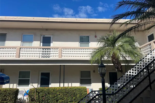 1315 N OCEAN DR 205