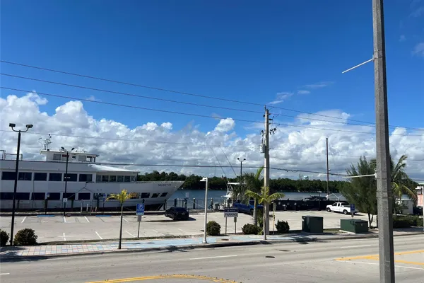 1315 N OCEAN DR 205