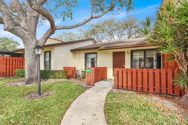 8091 SE VILLA CIR 2731