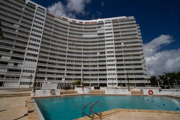 2000 S OCEAN DR 810