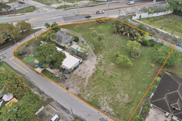 630 NW 15TH AVE