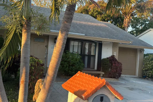5654 E ITHACA CIR CIR
