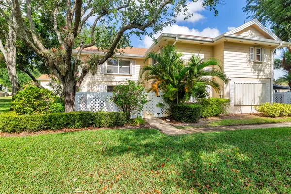 8142 BRIDGEWATER CT 42C