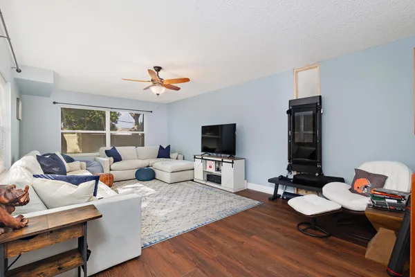 8142 BRIDGEWATER CT 42C