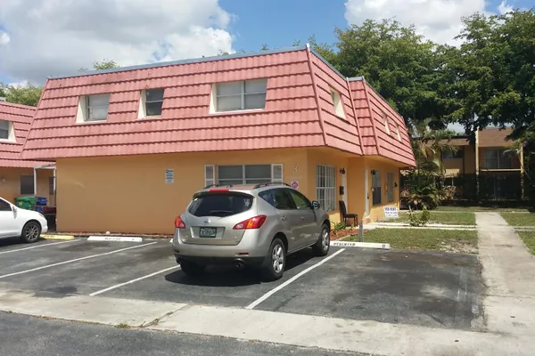 5333 NW 27TH ST B3