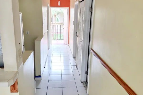 3253 RIVERSIDE DR D-301