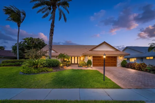 4382 WHITE CEDAR LN