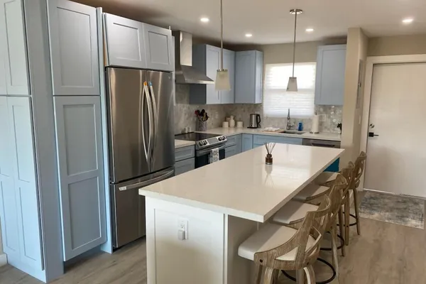 311 E OCEAN AVE 309
