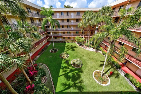 3223 RIVERSIDE DR C-406