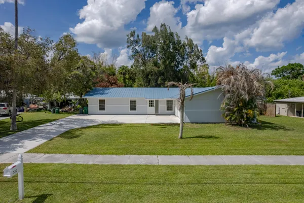 320 CHAMBERLAIN BLVD