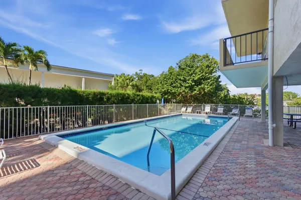 3581 S OCEAN BLVD 4E