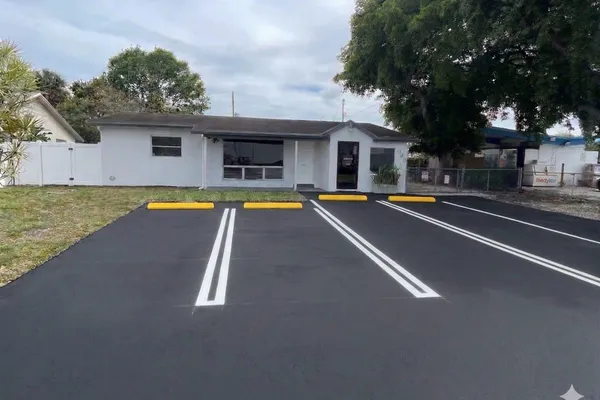840 NW 33 ST