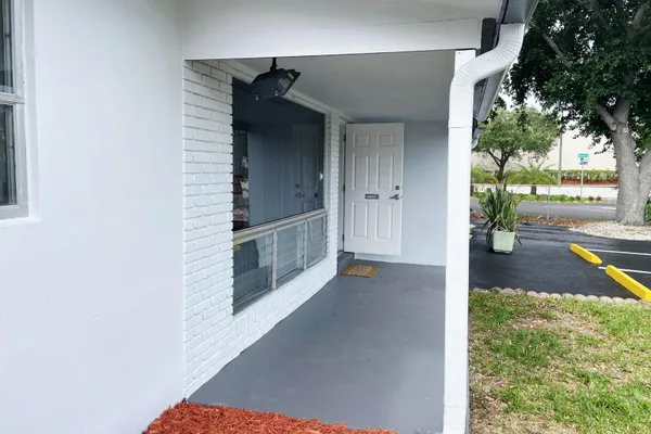 840 NW 33 ST