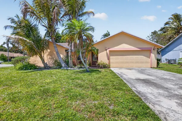 9389 LONGMEADOW CIR
