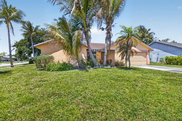 9389 LONGMEADOW CIR