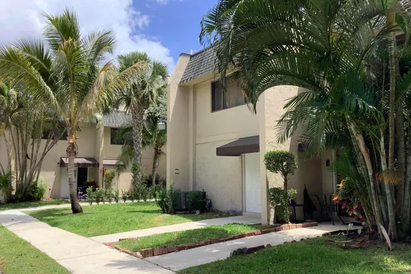 81 DEER CREEK RD 101 - J