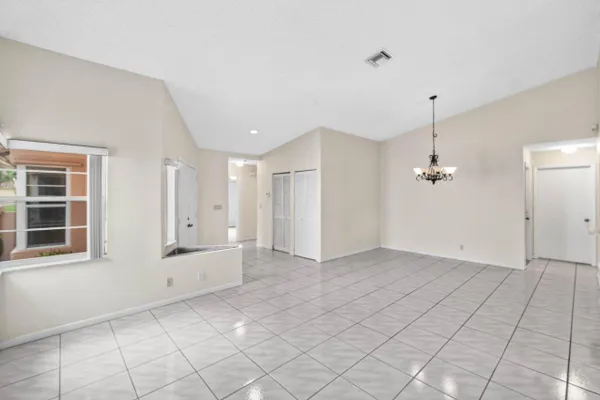 10001 COUNTRY BROOK RD