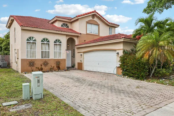 405 E ROYAL COVE CIR