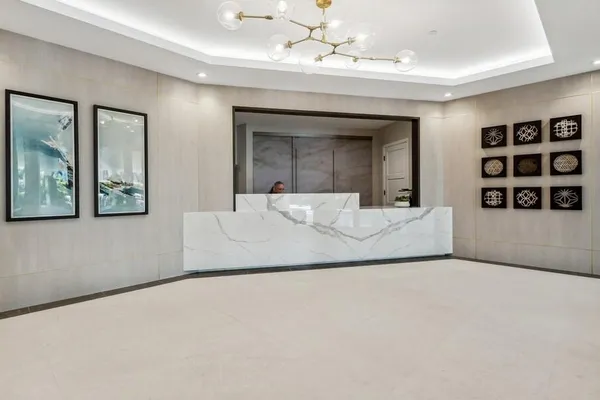 86 MACFARLANE DR 8F