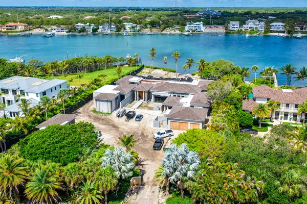 508 S BEACH RD
