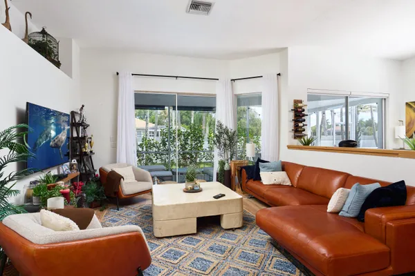 8166 QUAIL MEADOW WAY