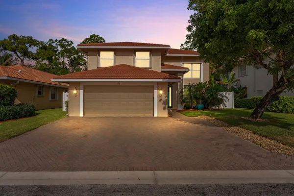 126 HIDDEN HOLLOW DR