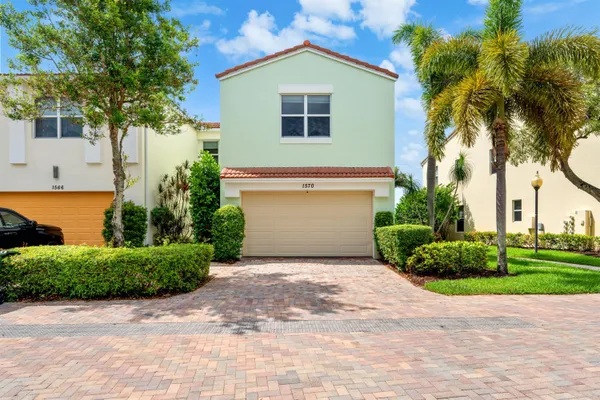1570 NW 48TH PL