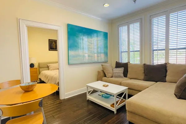 235 SUNRISE AVE 2262