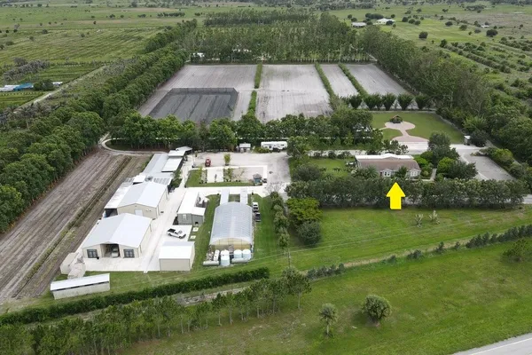 8006 SW KANNER HWY