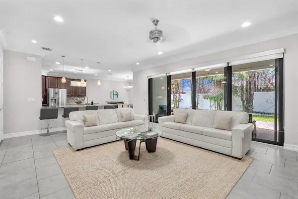 8104 RAINFOREST JASPER LN