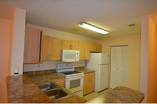 11255 W ATLANTIC BLVD 208