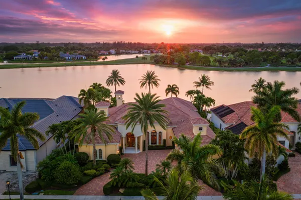 7287 HORIZON DR
