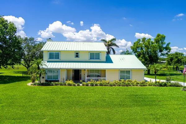 1401 MALLARD CT