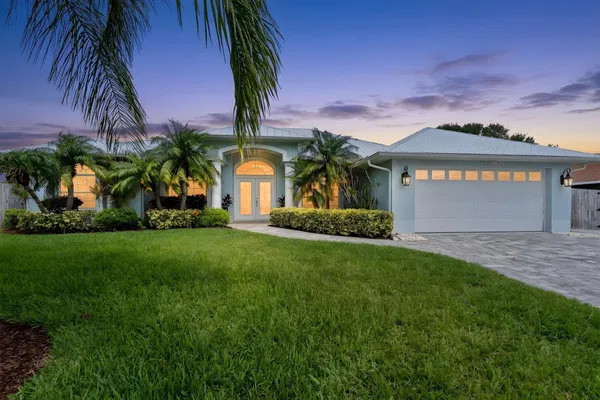 117 QUEEN ELIZABETH CT