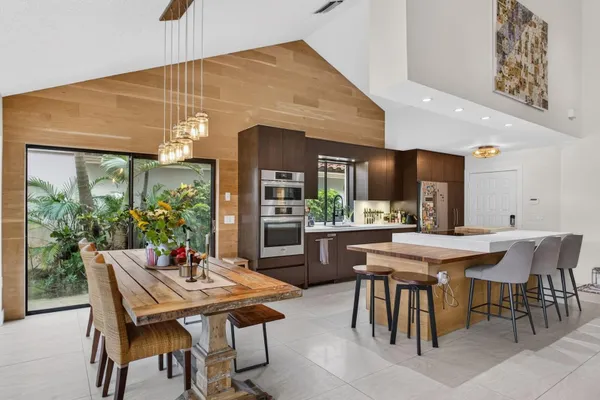 2613 MOHAWK CIR