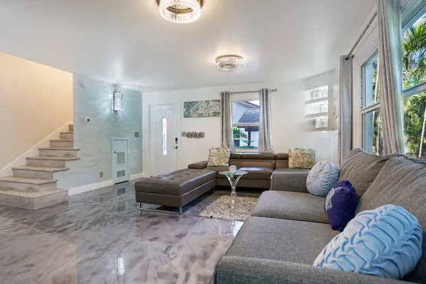 2249 LAZY LN