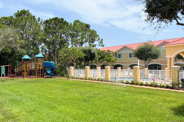 5088 SE MARINER GARDEN CIR D-28