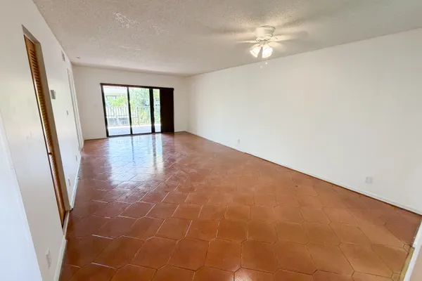 241 SE 11TH AVE 241A