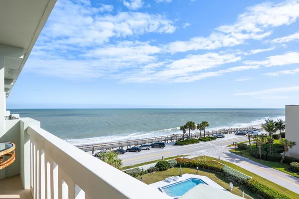 4049 OCEAN DR 505