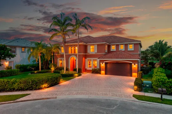 2816 PILLSBURY WAY