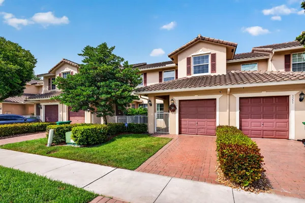 3355 LAKESIDE DR 31