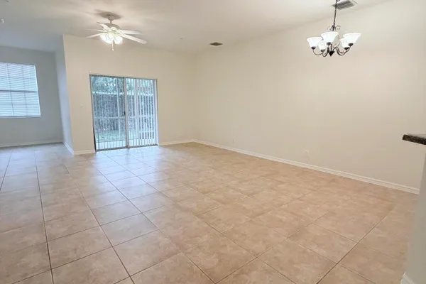 154 VILLAGE BLVD E