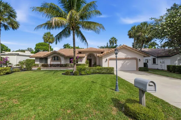 2719 OAK TREE LN