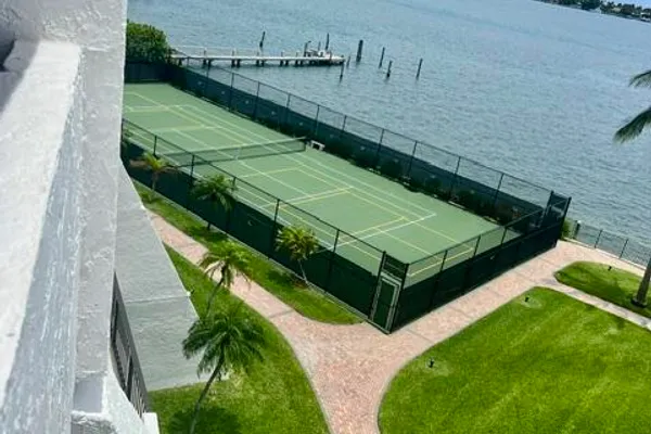 5200 N FLAGLER DR 503